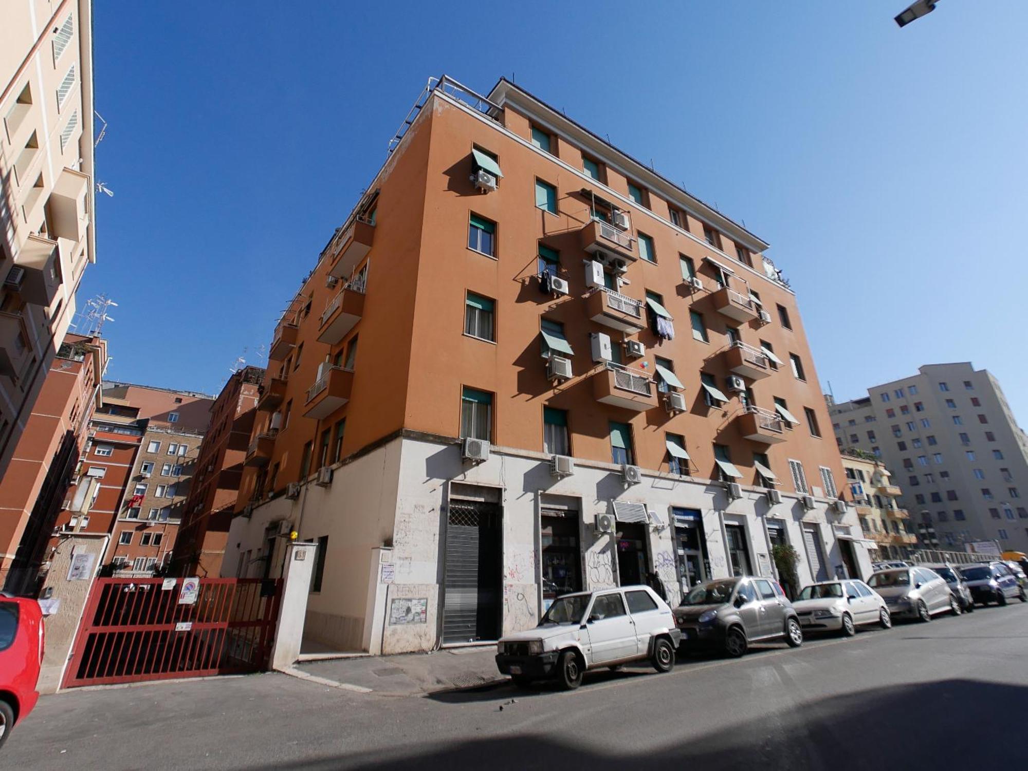 Chic Modern 2-Bedroom Near Metro Roma Exterior foto